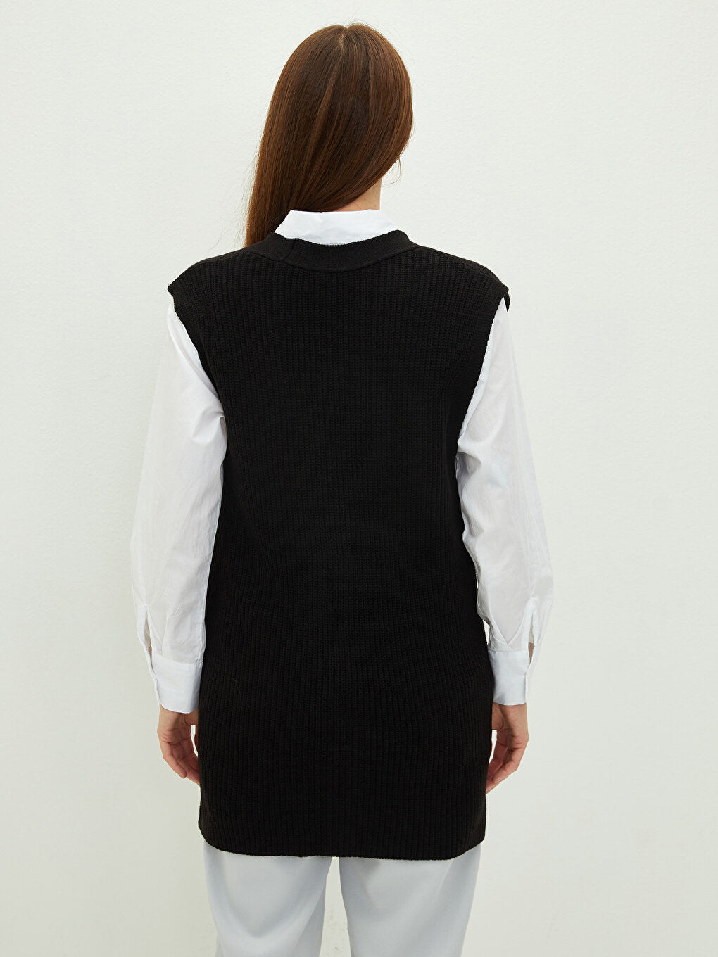 V-Neck Women's Knitwear Vest with Pocket Detail