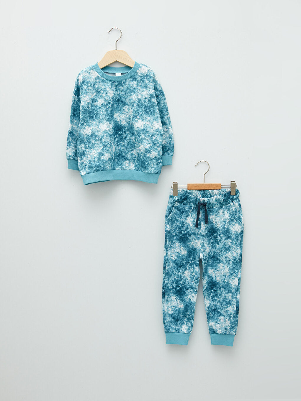 Crew Neck Long Sleeve Batik Patterned Baby Boy Sweatshirt and Jogger Pants 2-Piece Set