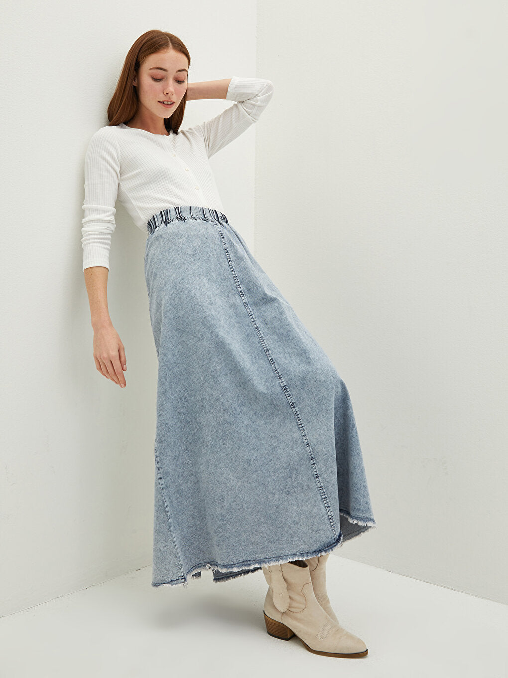 Straight, Comfortable Fit Women's Jean Skirt with Elastic Waist