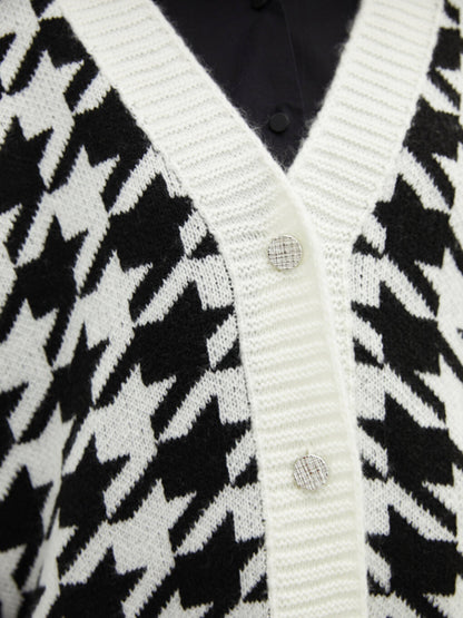 V-Neck Patterned Front Buttoned Women's Knitwear Vest