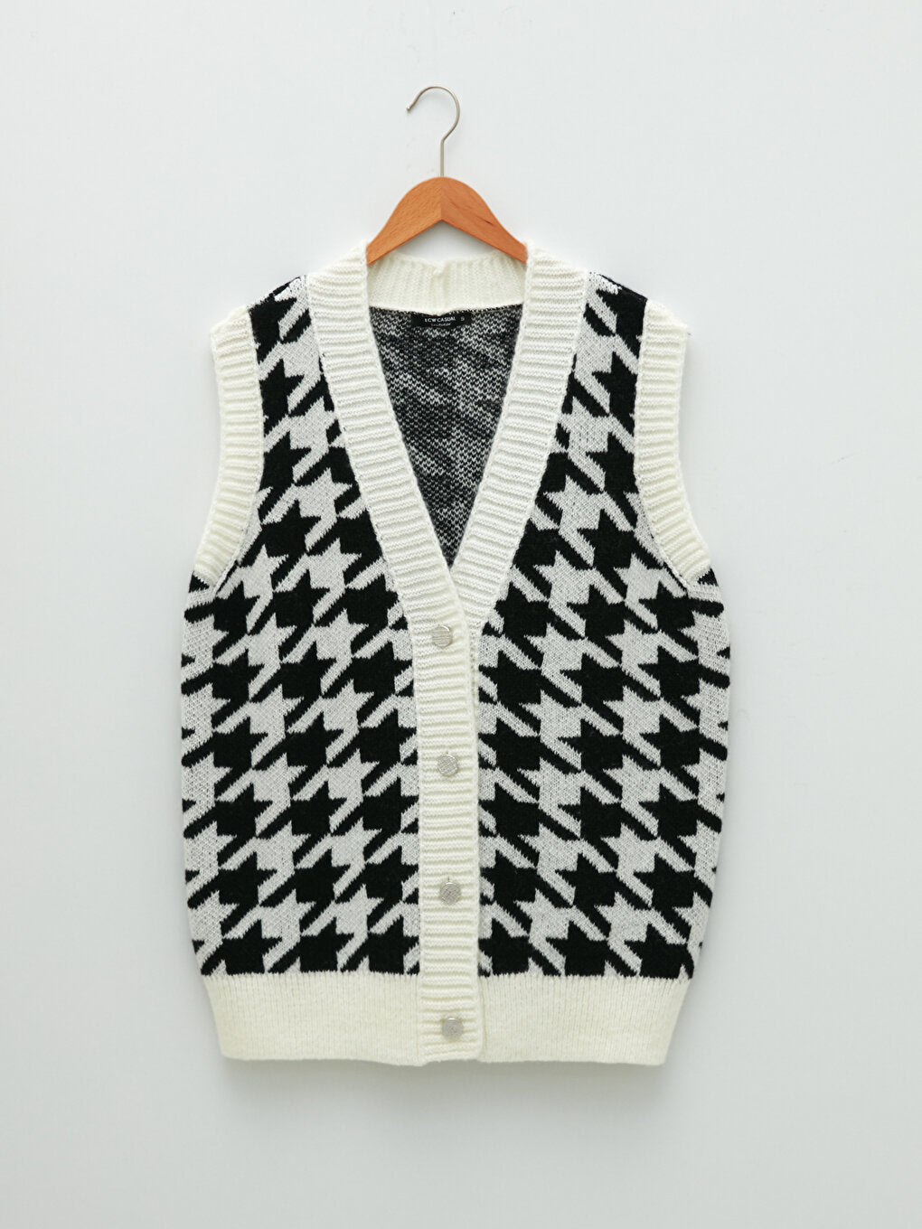 V-Neck Patterned Front Buttoned Women's Knitwear Vest