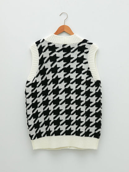 V-Neck Patterned Front Buttoned Women's Knitwear Vest