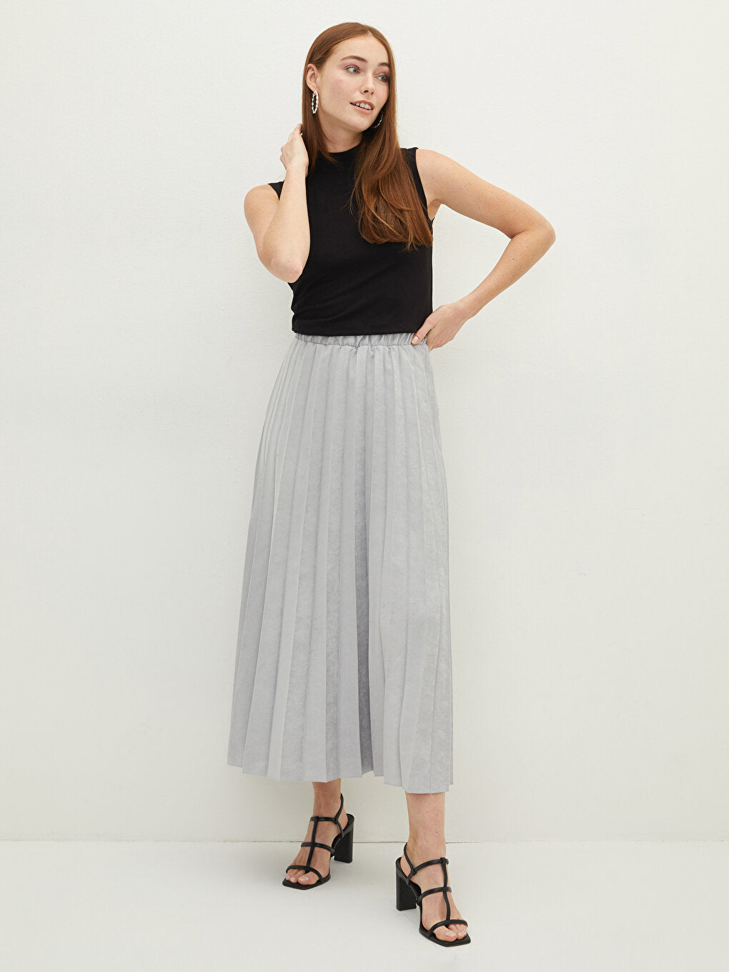 Plain Suede Fabric Women's Pleated Skirt with Elastic Waist