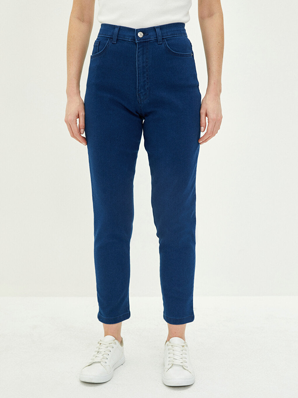 Standard Fit Women's Jean Trousers with Pocket Detail