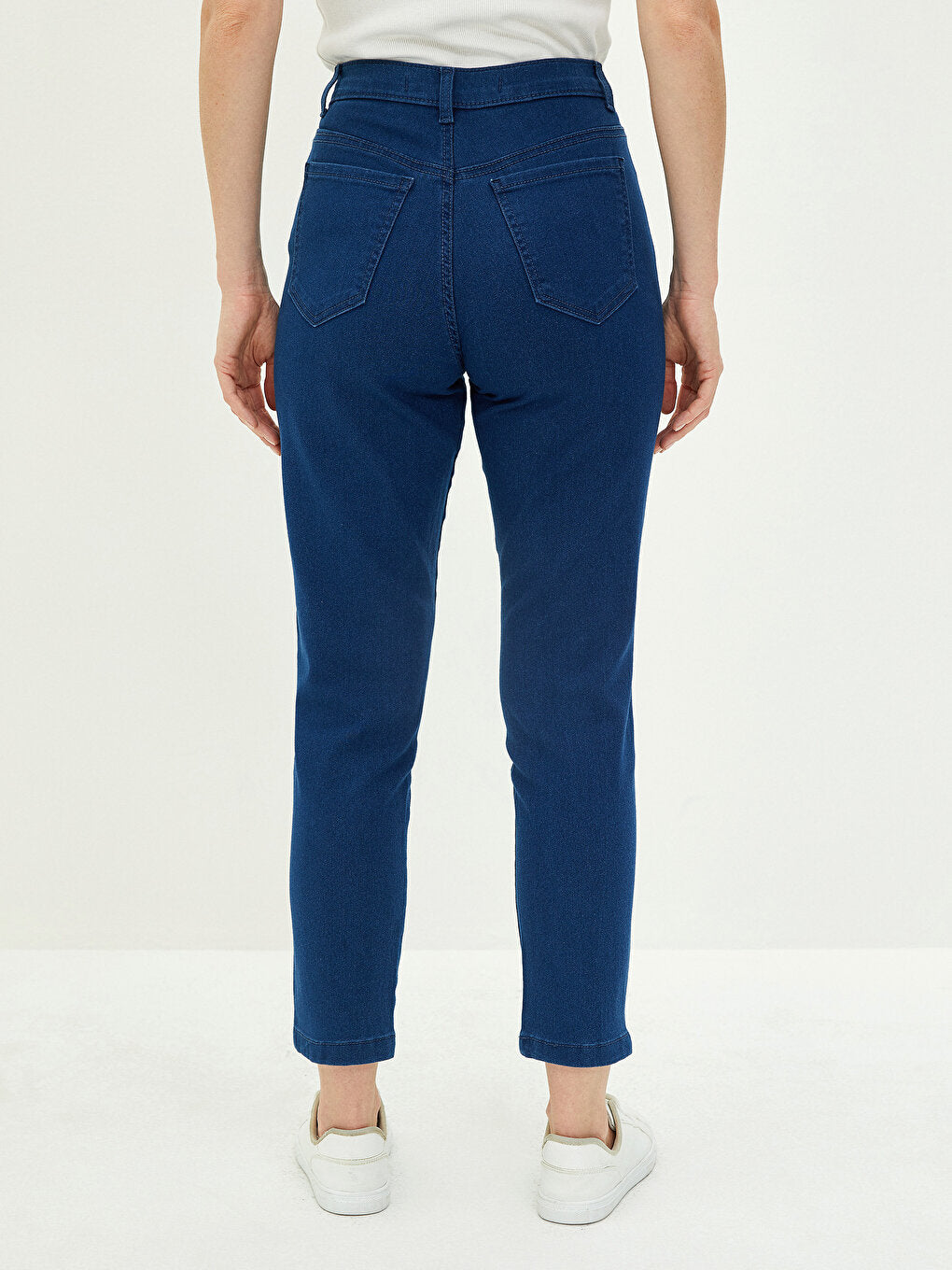 Standard Fit Women's Jean Trousers with Pocket Detail