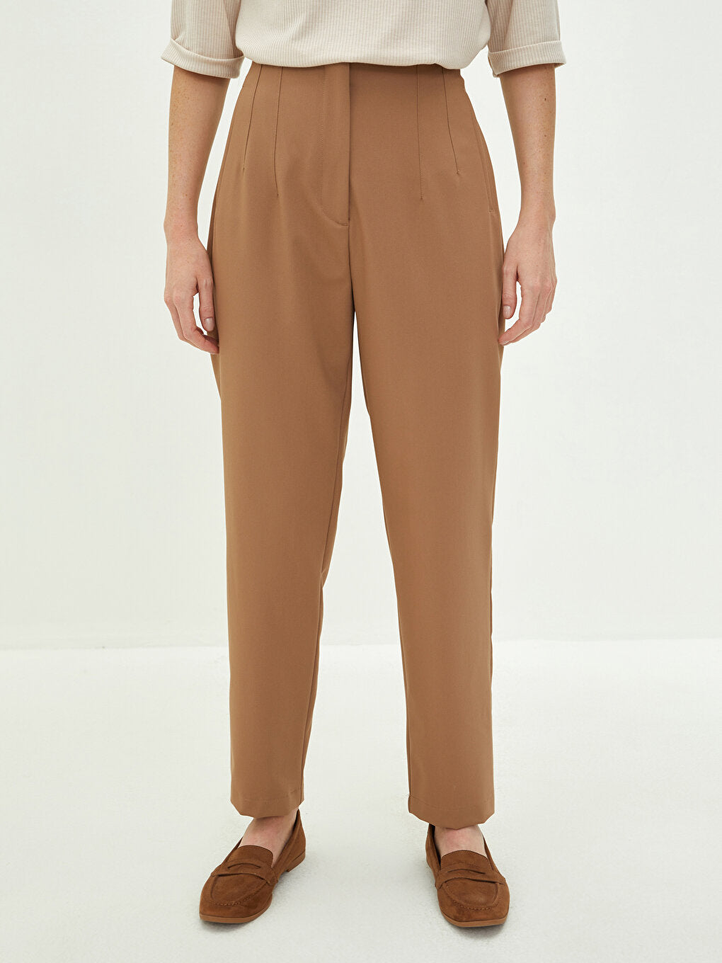 Standard Fit Straight Pocket Detailed Women's Trousers