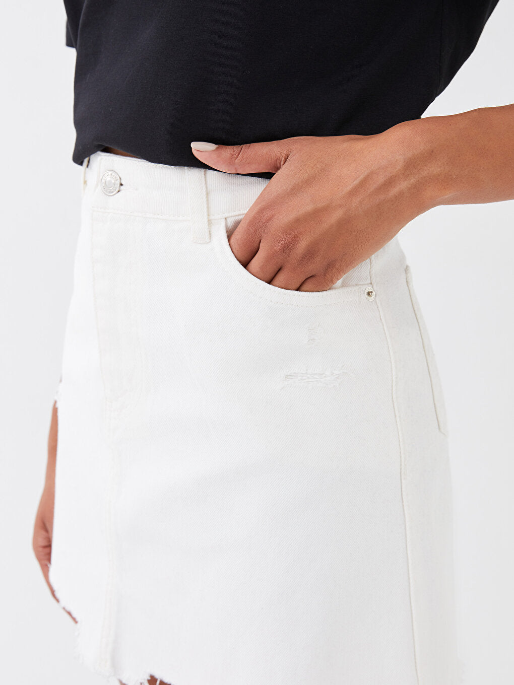 Standard Fit Ripped Detailed Women's Jean Skirt