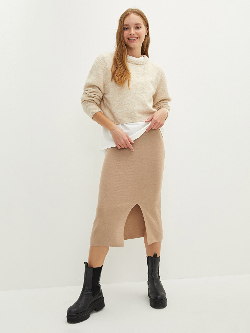 Plain Women's Knitwear Skirt with Elastic Waist