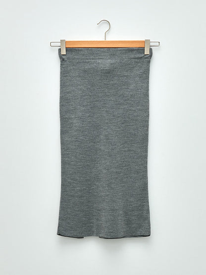 Plain Women's Knitwear Skirt with Elastic Waist