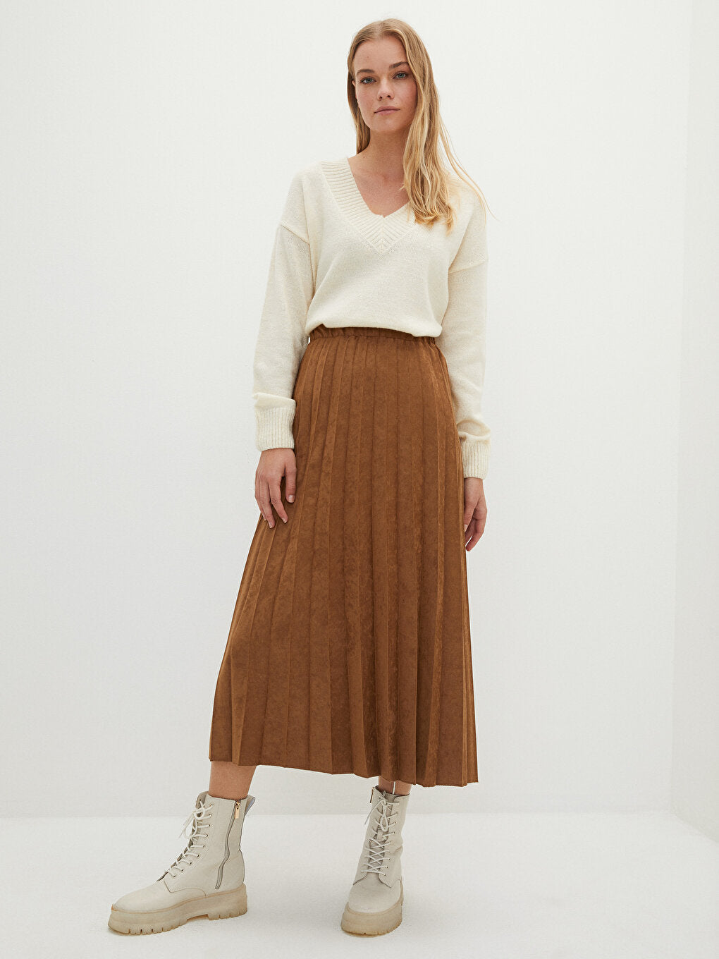 Plain Suede Fabric Women's Pleated Skirt with Elastic Waist