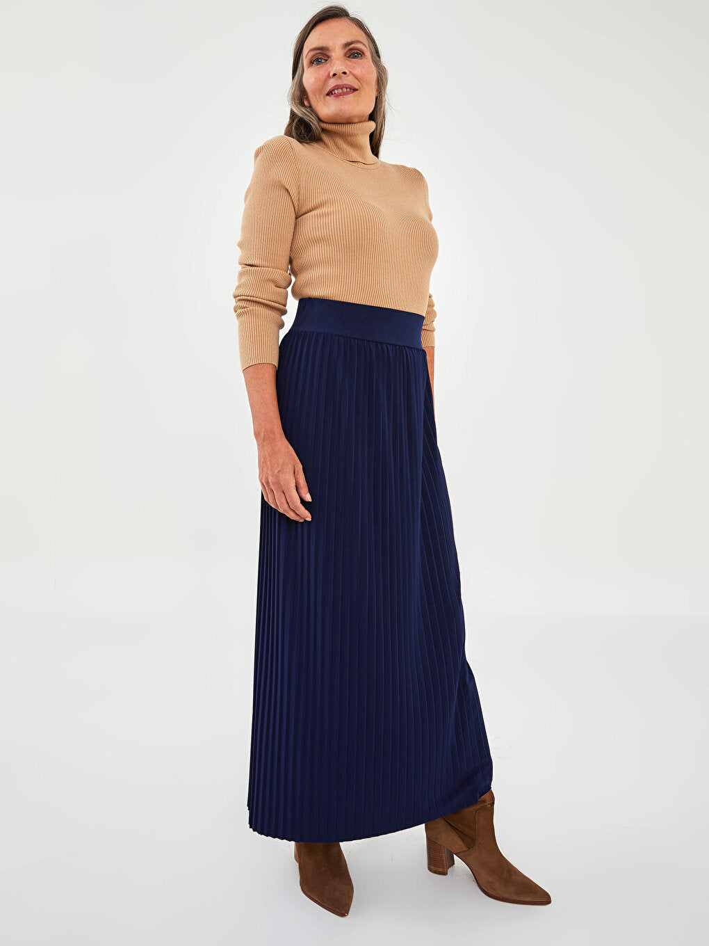 Plain Unlined Women's Pleated Skirt with Elastic Waist