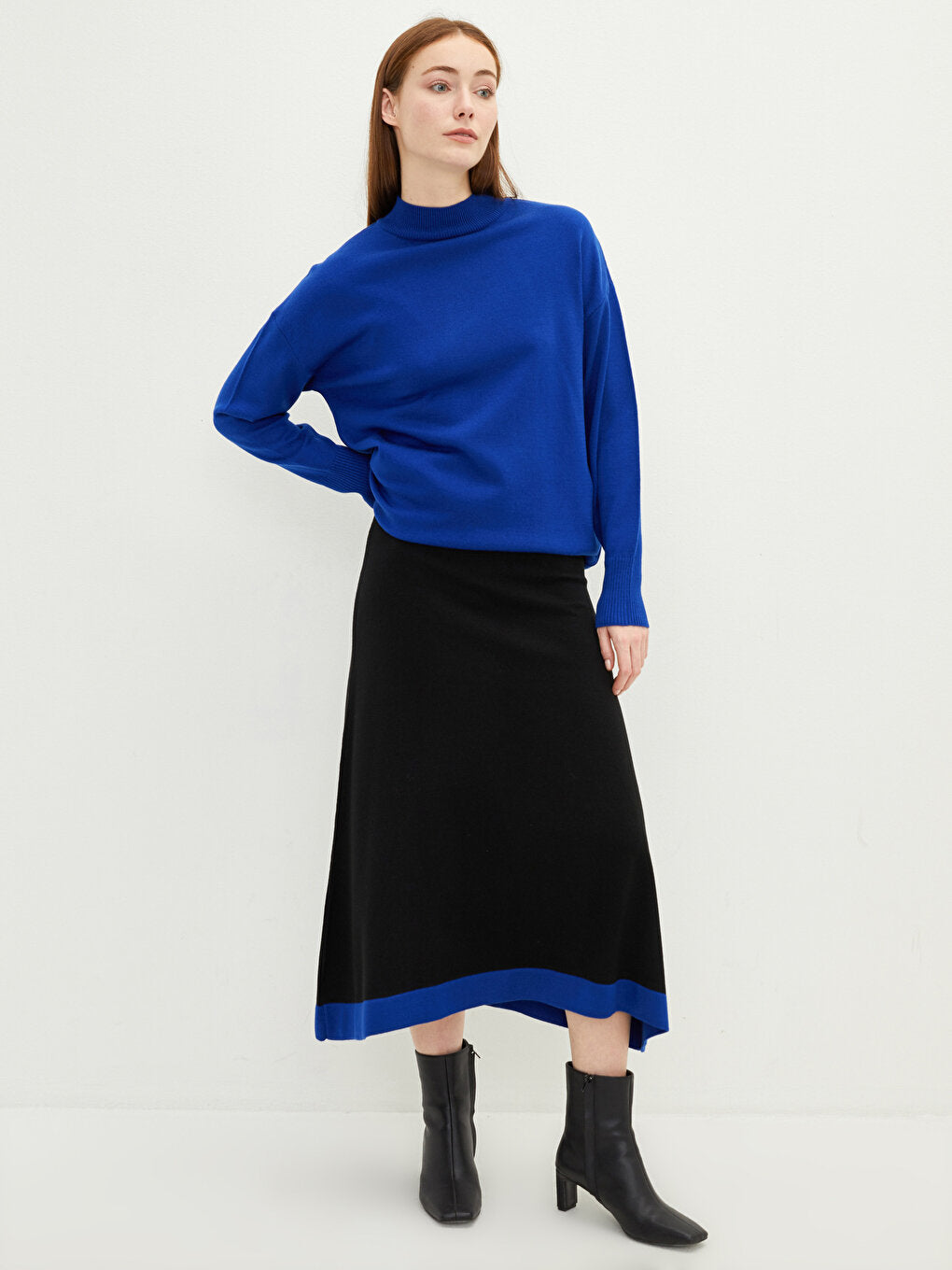 Women's Knitted Skirt with Elastic Waist and Ribbon Detail