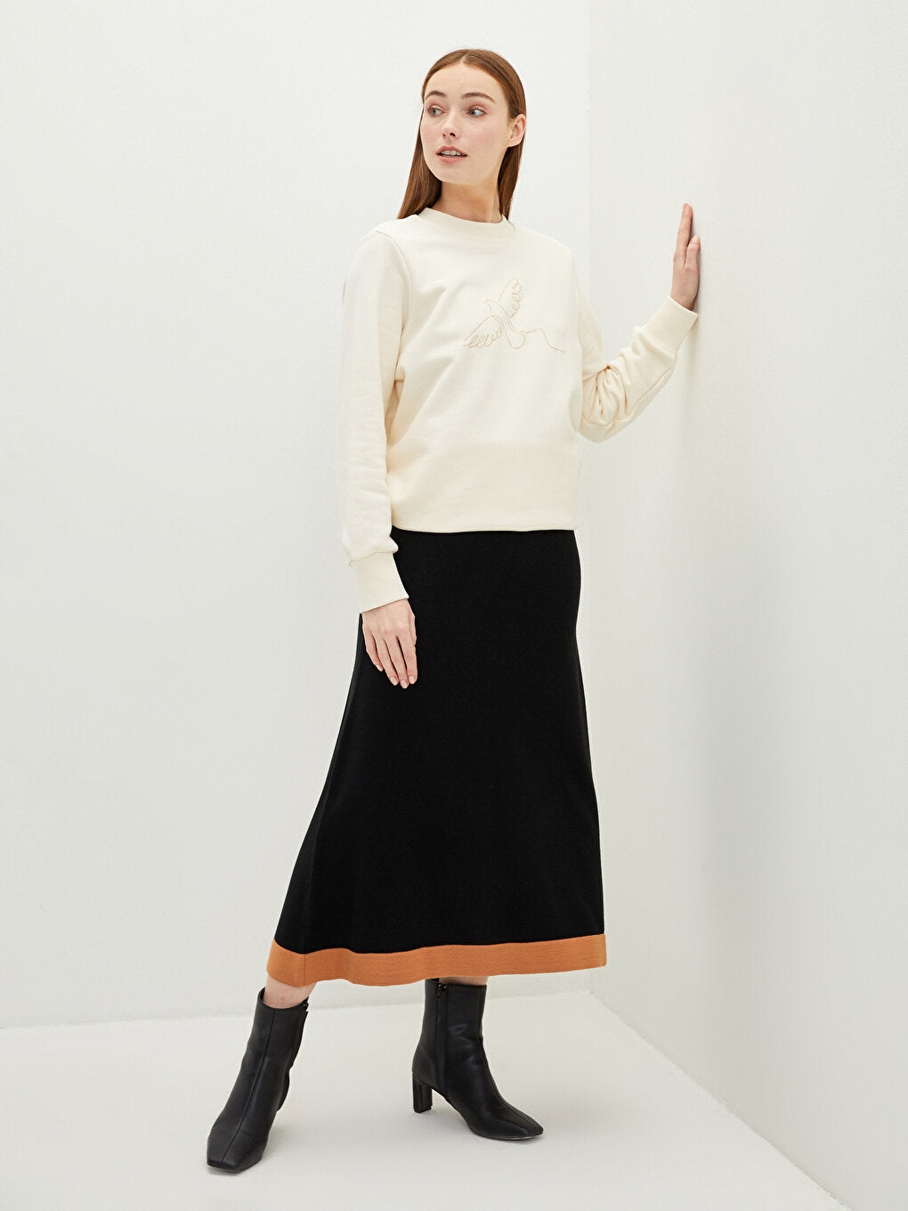 Women's Knitted Skirt with Elastic Waist and Ribbon Detail