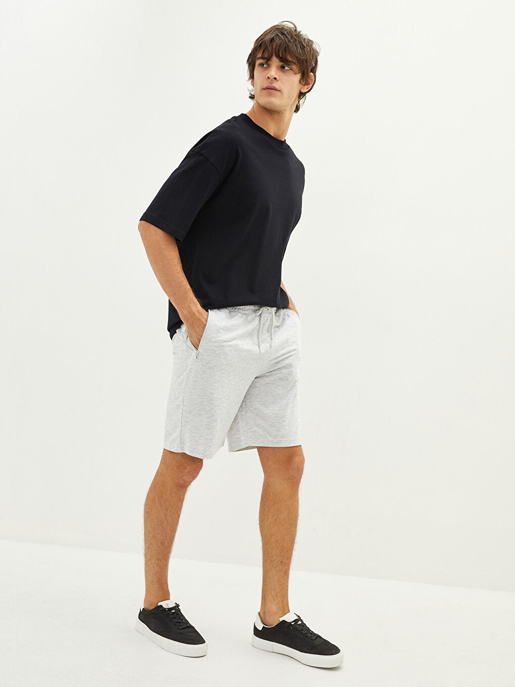 Standard Mold Men's Shorts with Elastic Waist