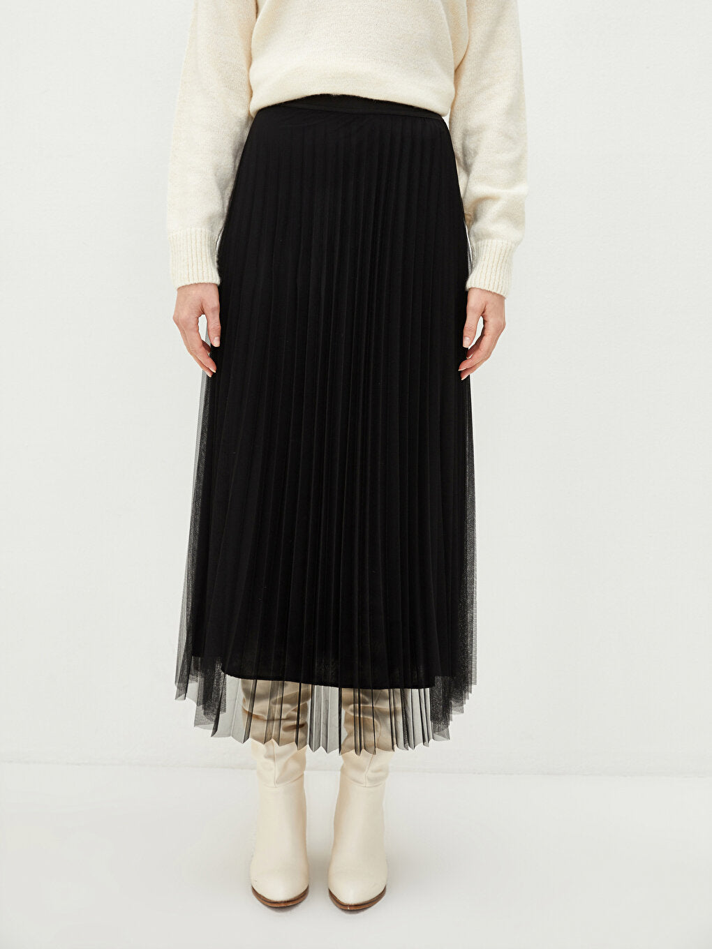 Pleated Women's Tulle Skirt with Elastic Waist