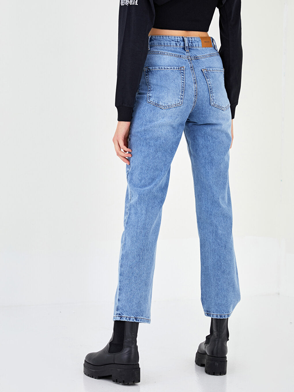 Standard Fit Women's Jean Trousers with Pocket Detail