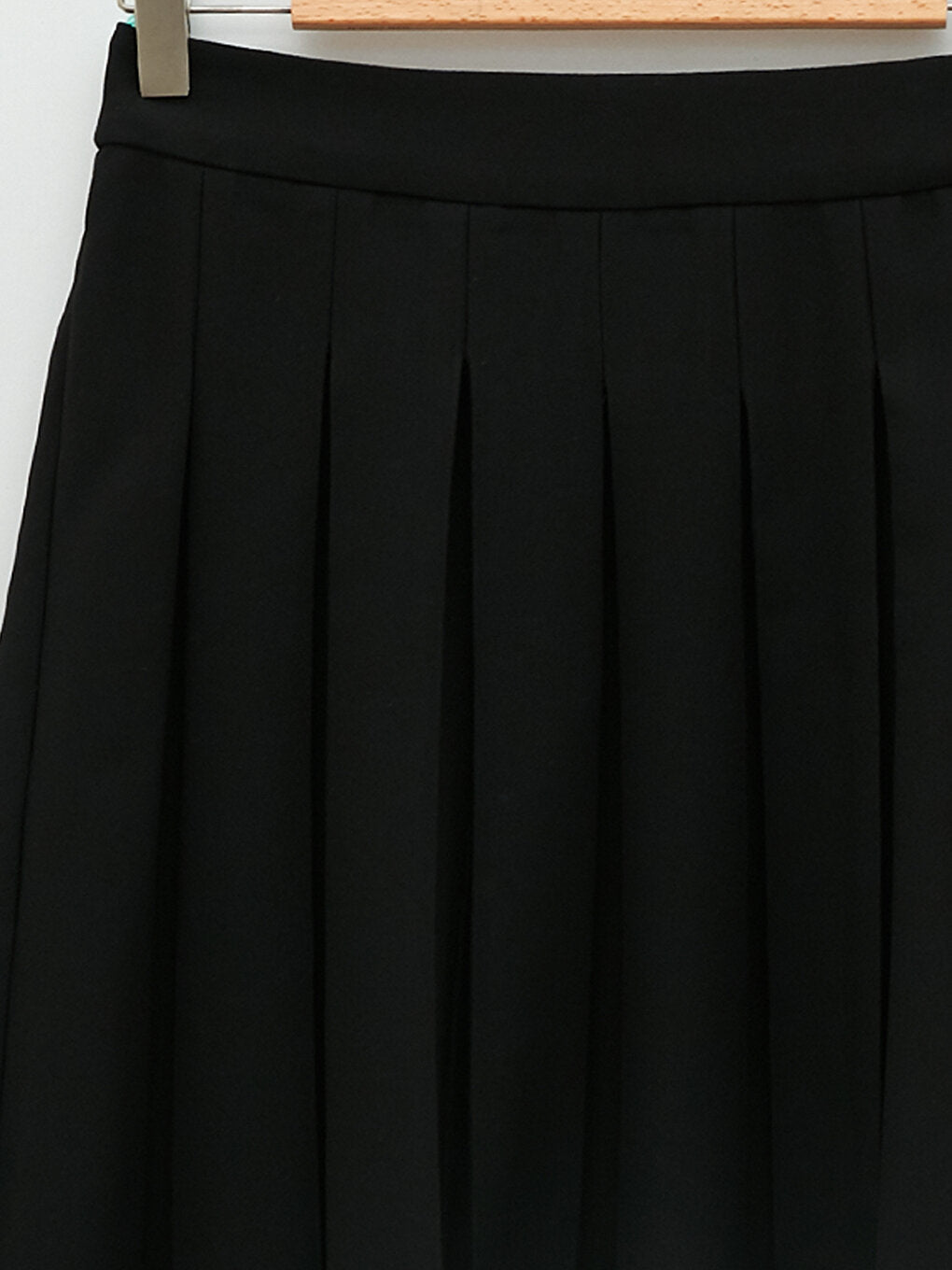 Women's Standard Fit Straight Pleated Skirt