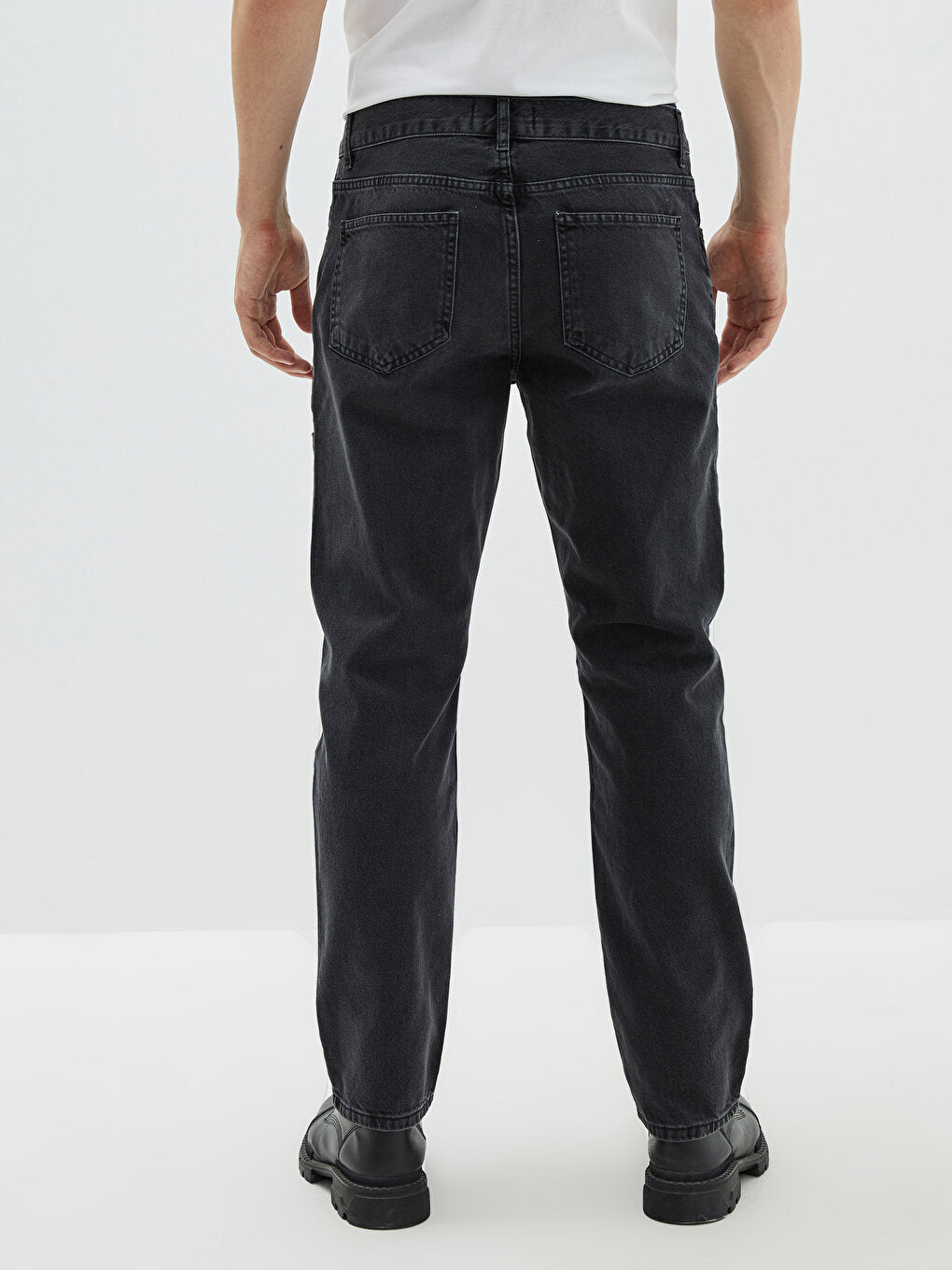 700 Straight Fit Men's Jean Trousers