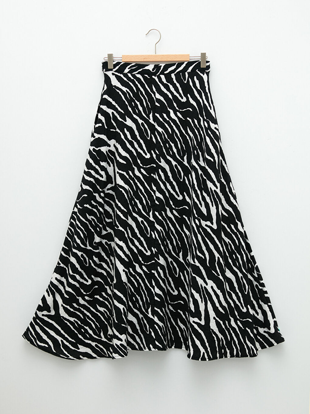 Patterned Women's Skirt with Zipper Waist