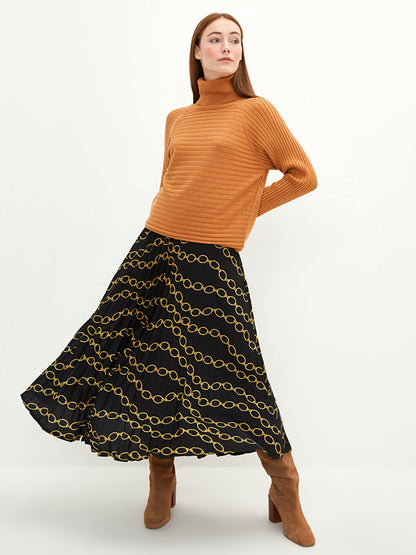 Standard Fit Patterned Women's Pleated Skirt