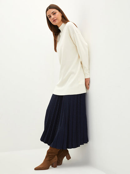 Women's Standard Fit Straight Pleated Skirt