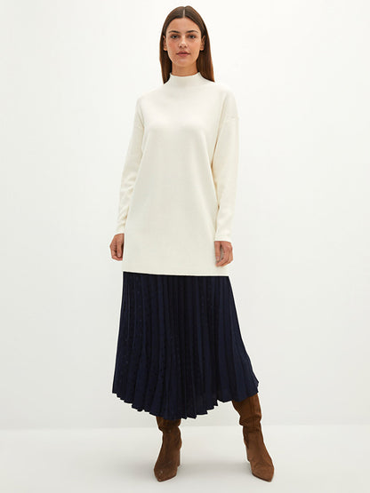 Women's Standard Fit Straight Pleated Skirt