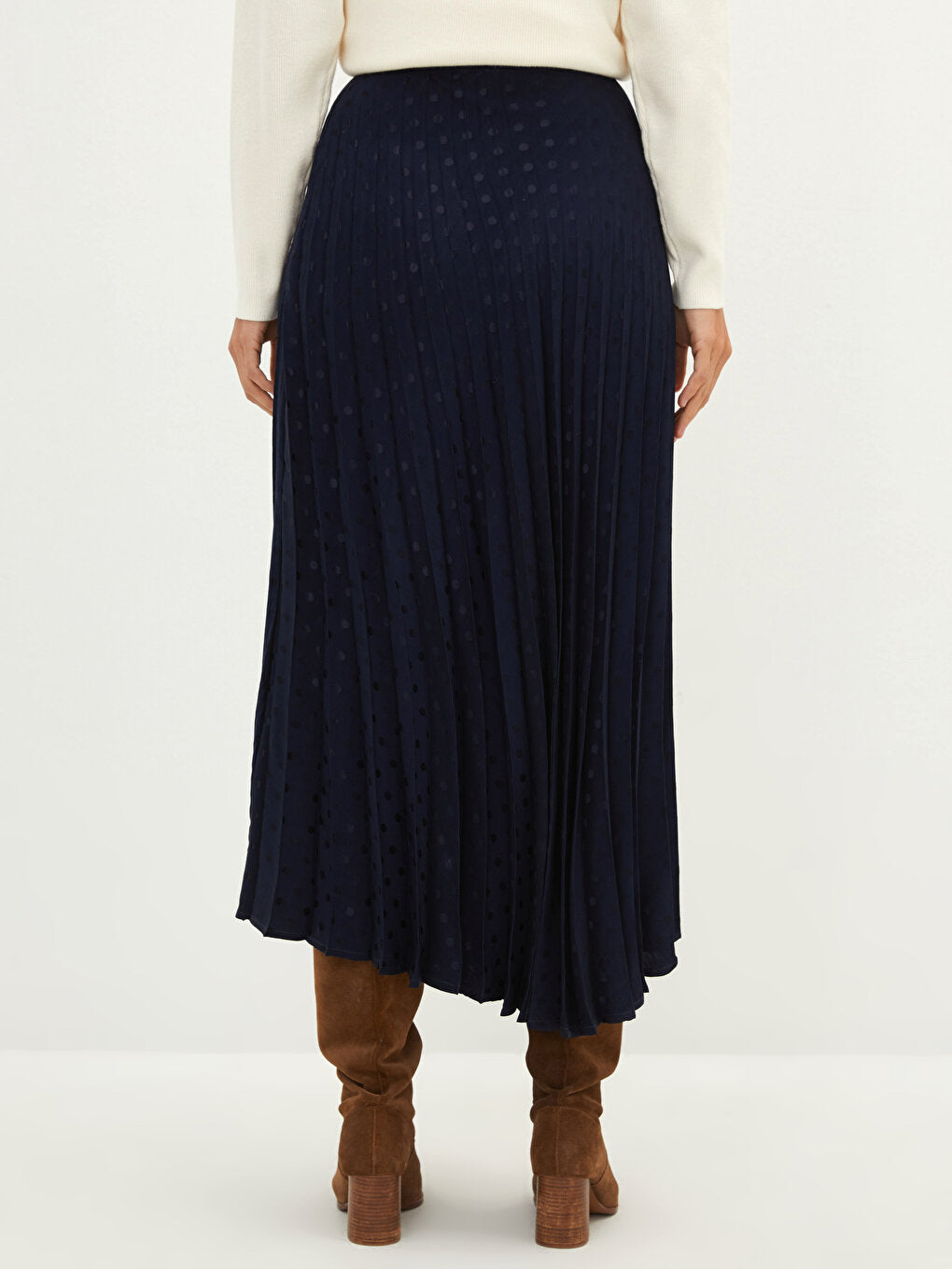 Women's Standard Fit Straight Pleated Skirt