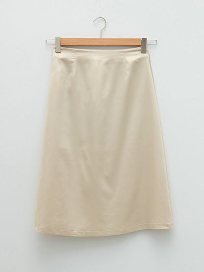 Women's Skirt with Zipper Waist Straight Slit Detail