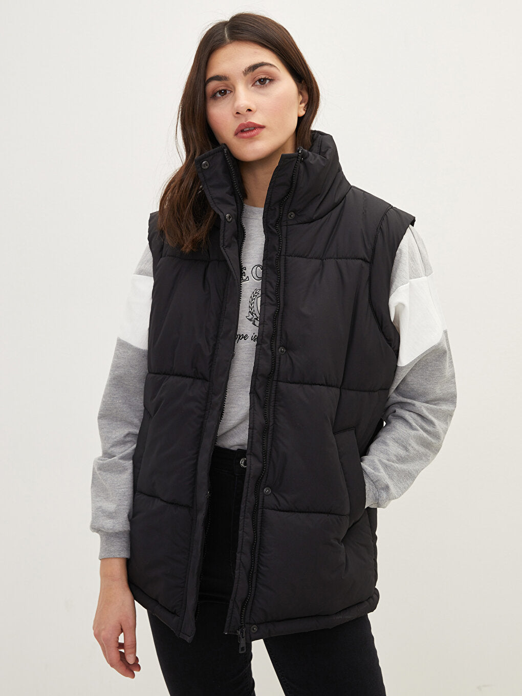 Stand-up Collar Flat Pocket Detailed Women's Puffer Vest