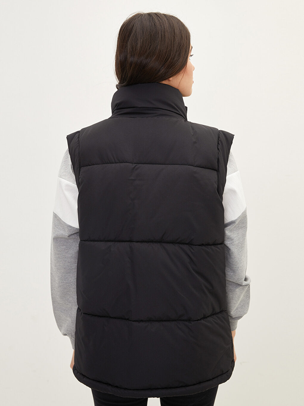 Stand-up Collar Flat Pocket Detailed Women's Puffer Vest