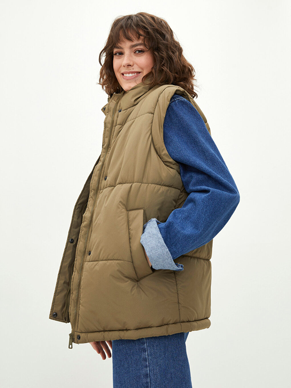 Stand-up Collar Flat Pocket Detailed Women's Puffer Vest