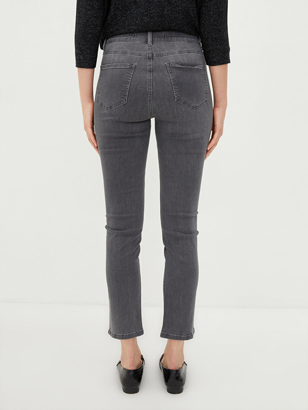 Skinny Fit Straight Pocket Detailed Women's Jean Trousers