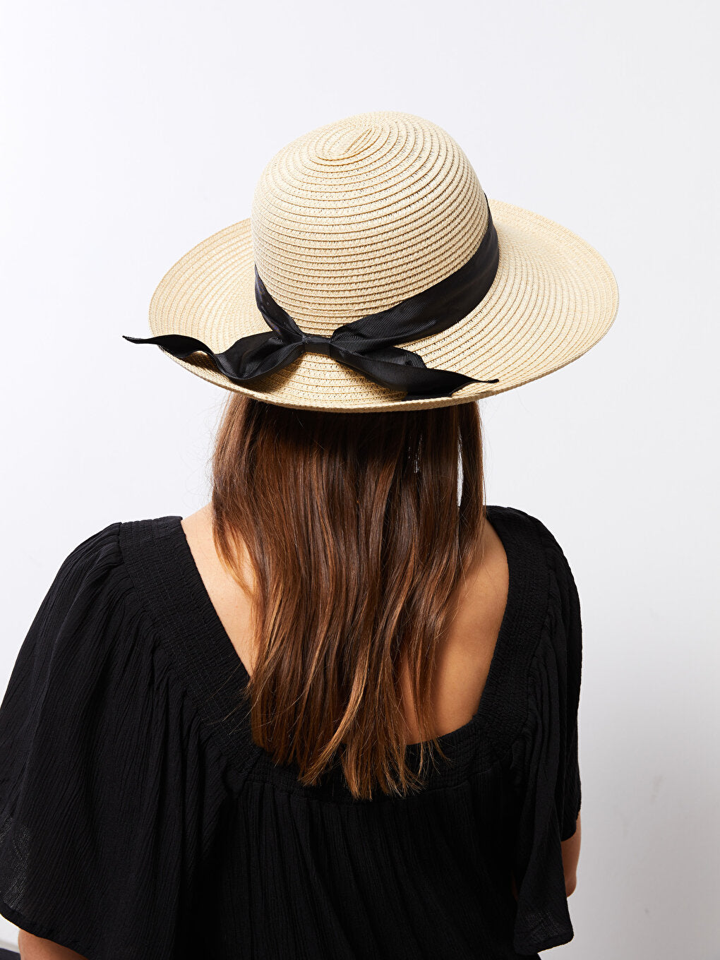 Women's Straw Hat with Piping Detail