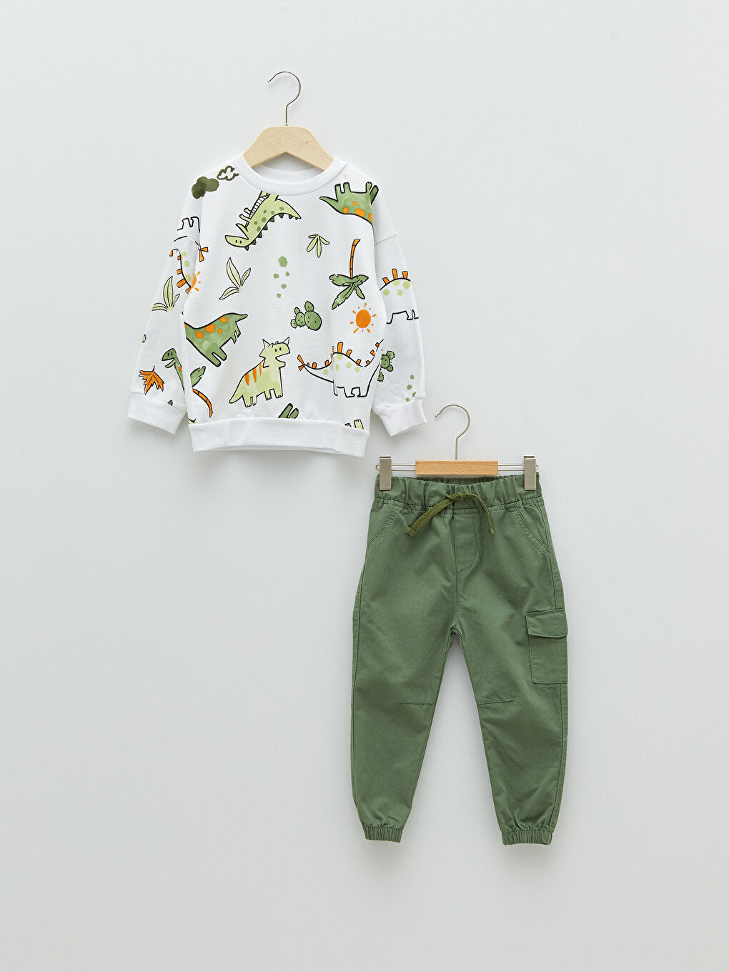 Crew Neck Long Sleeve Printed Baby Boy Sweatshirt and Jogger Pants 2-Piece Set