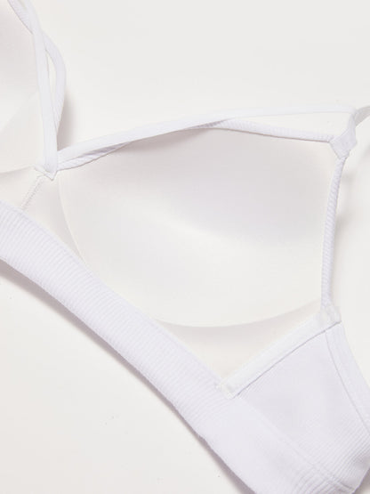 Non-wired, unpadded plain bra