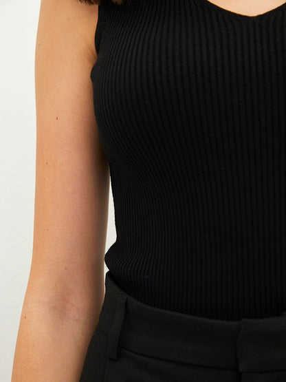 Women's V-Neck Plain Sleeveless Knitwear Sweater