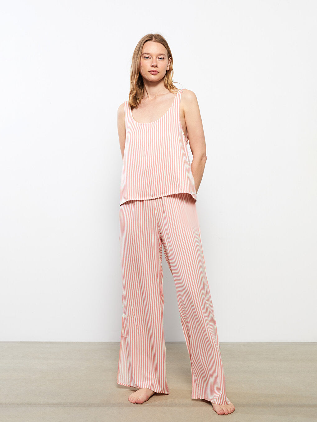 U-Neck Striped Sleeveless Viscose Women's Pajama Set