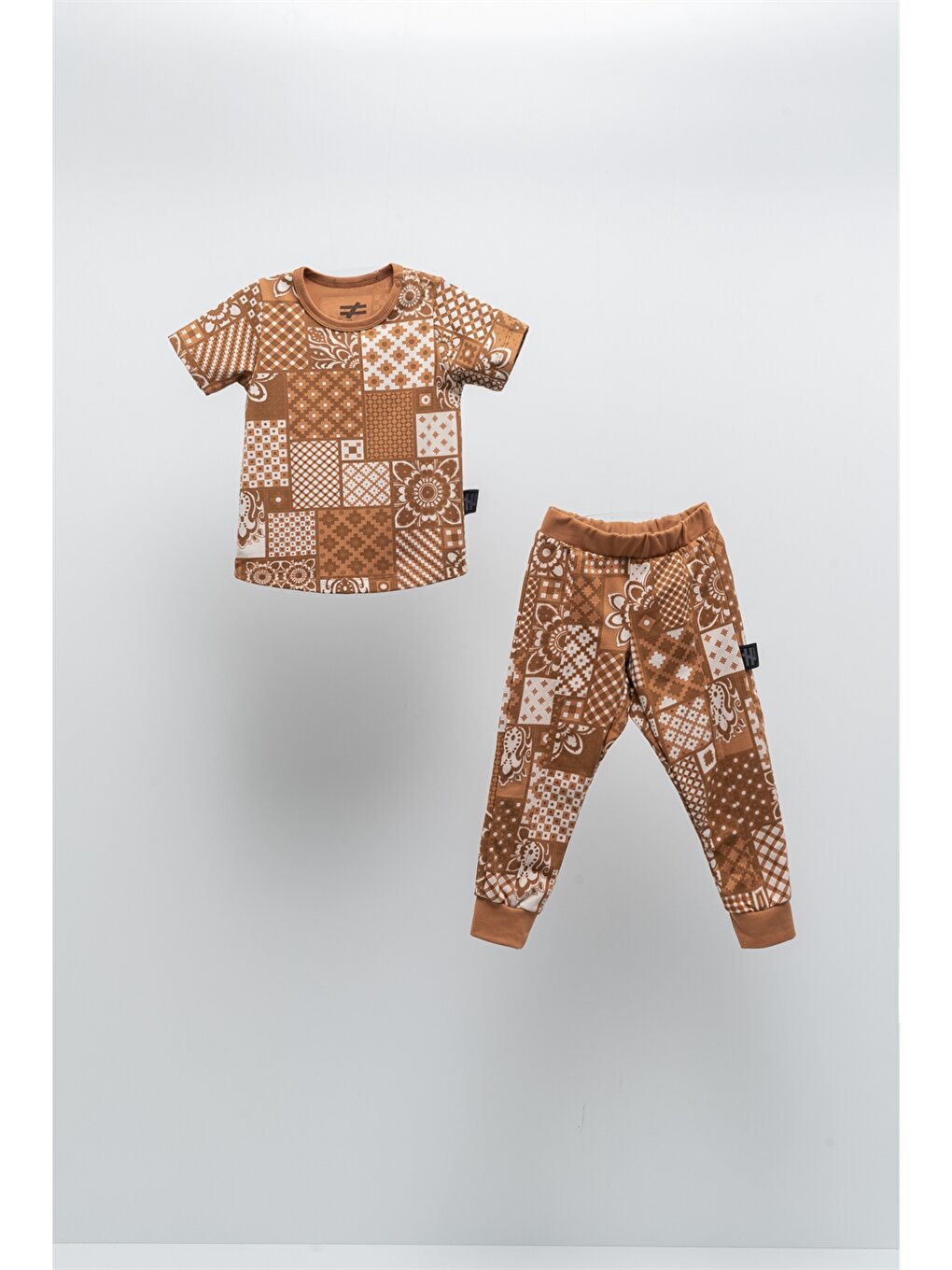 Crew Neck Short Sleeve Printed Baby T-Shirt and Tracksuit Bottom 2-pack