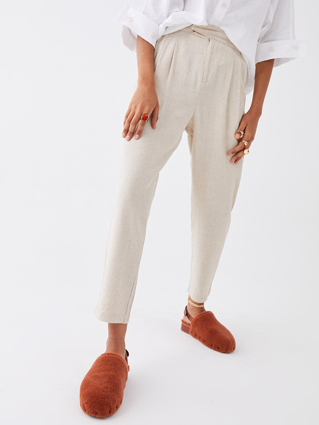 Women's Standard Fit Straight Trousers