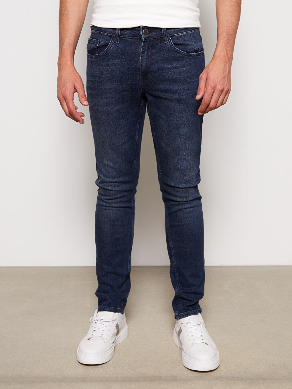 750 Slim Fit Men's Jean Trousers