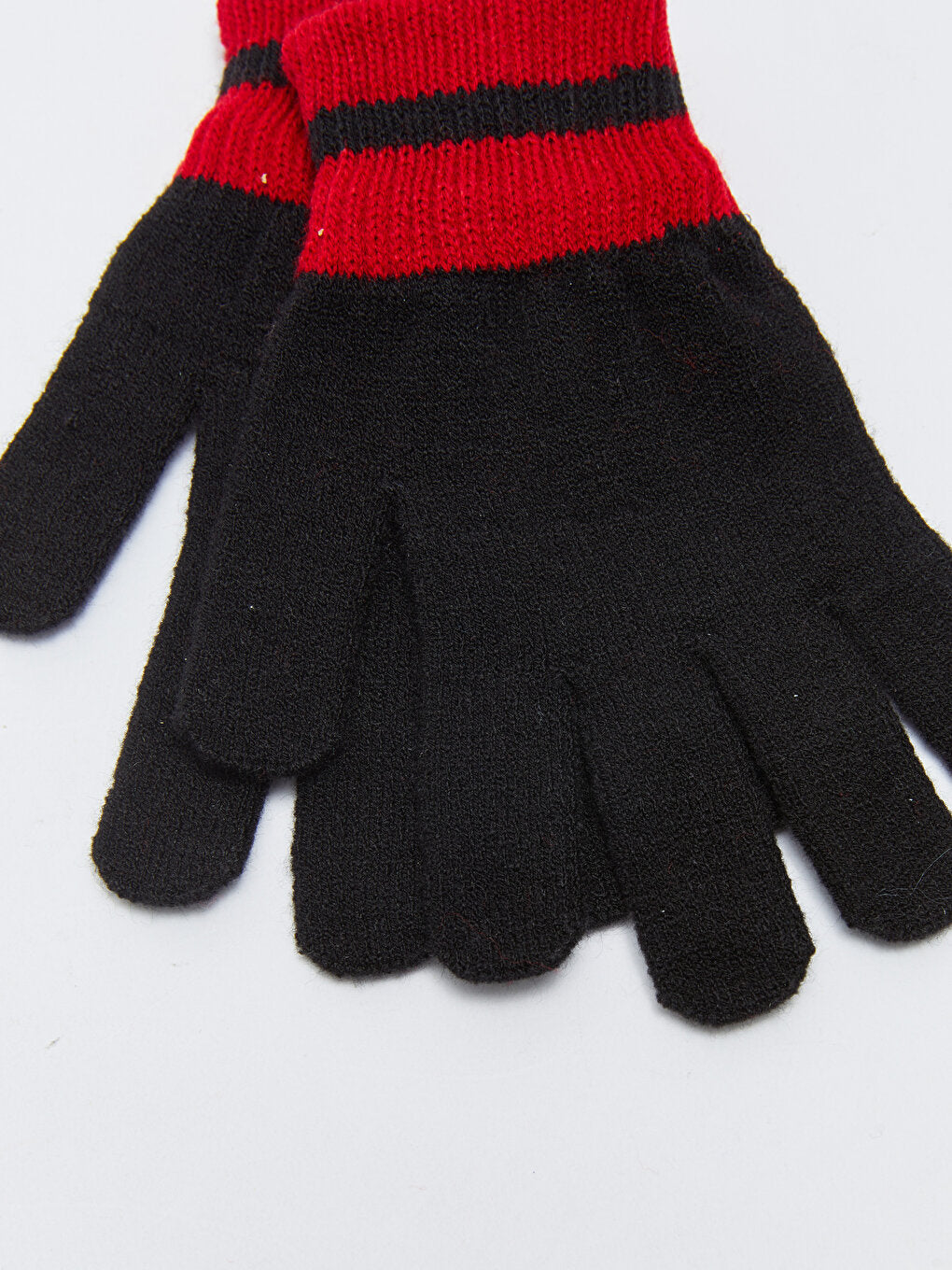 Spiderman Licensed Boy's Scarf, Beret and Gloves Set