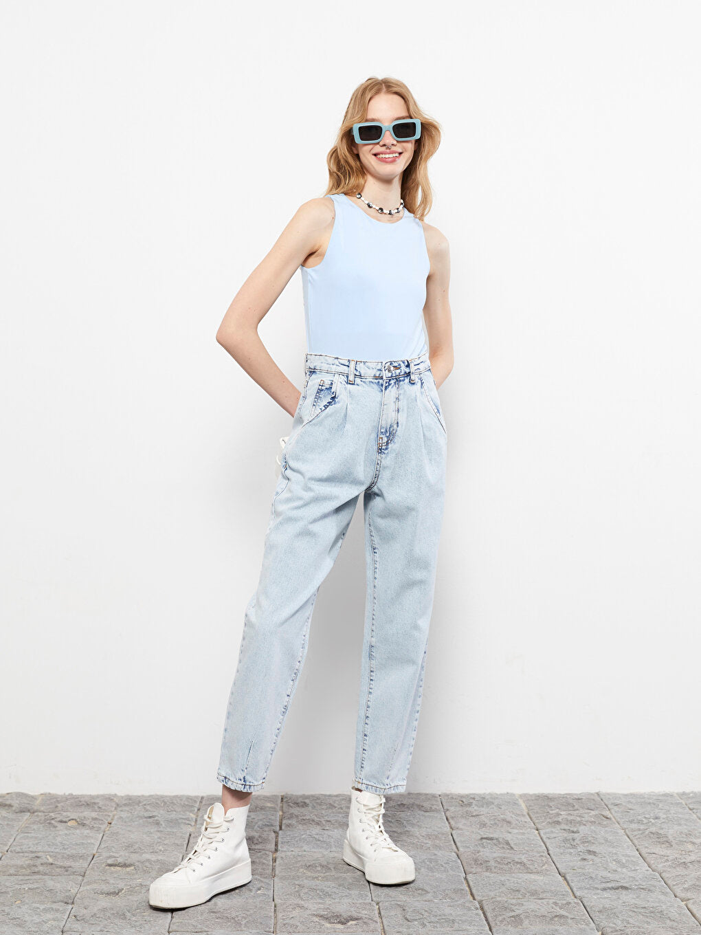 High Waist Mom Fit Women's Jean Pants with Pocket Detail