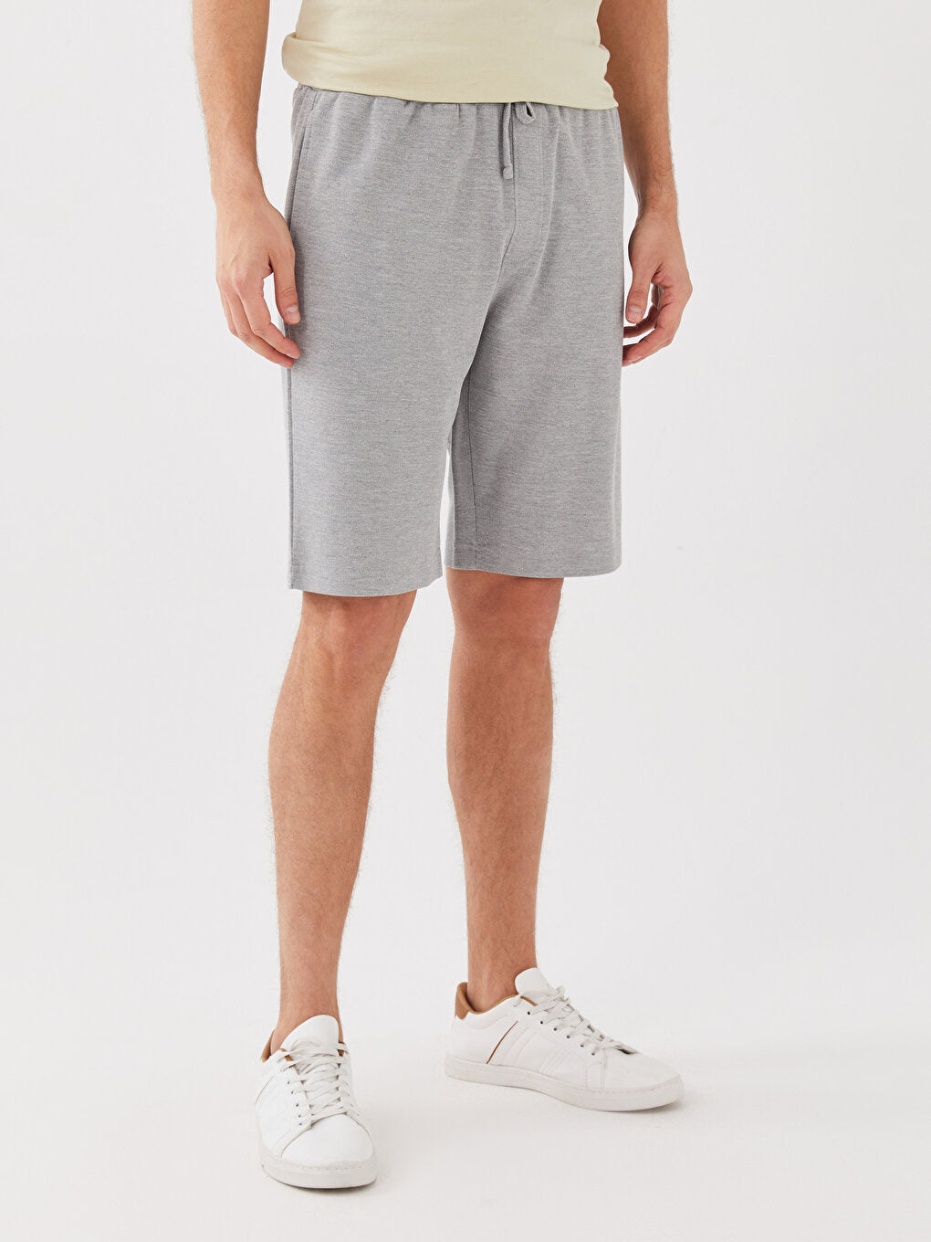 Standard Mold Men's Shorts with Elastic Waist