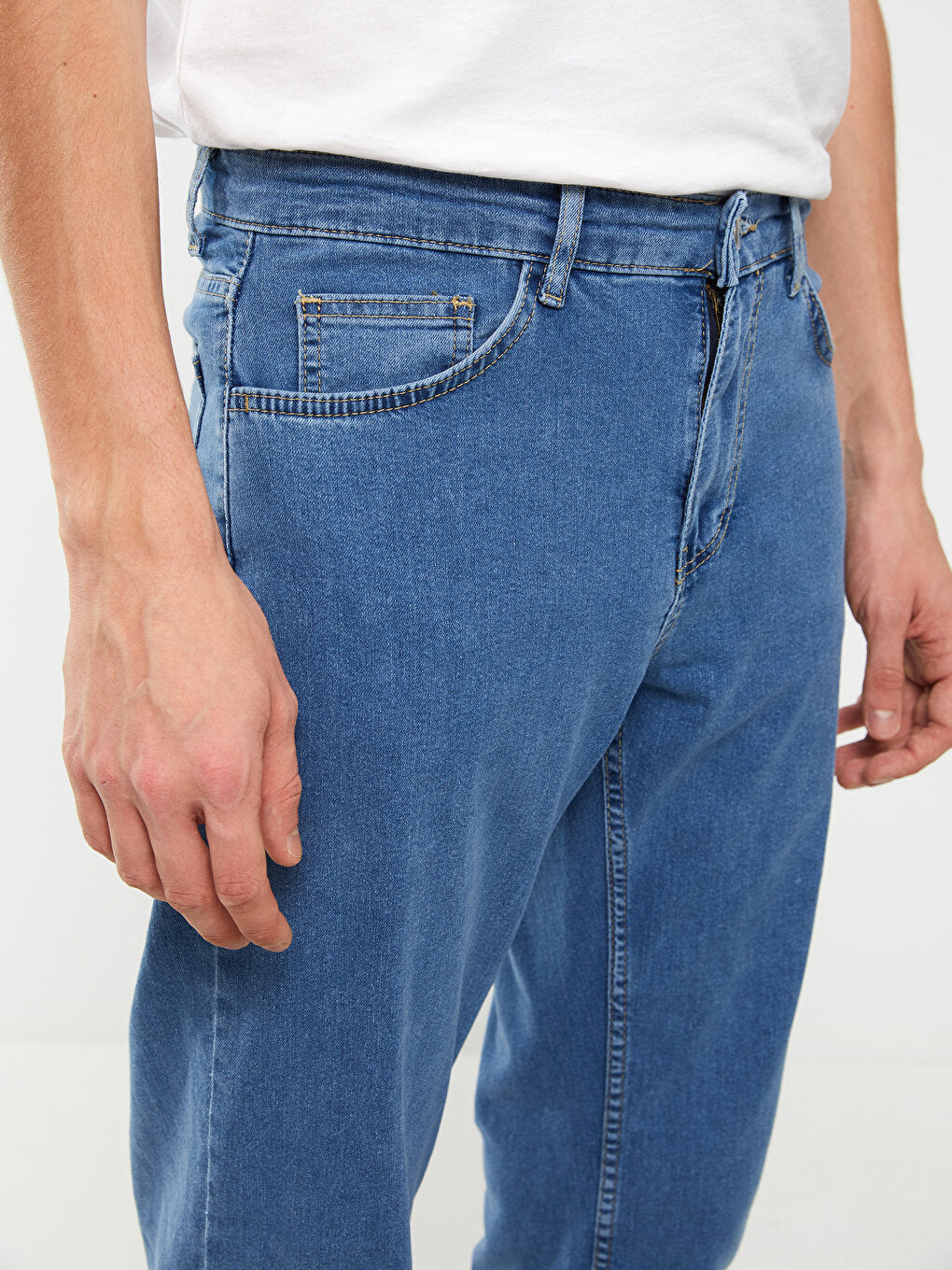 790 Comfortable Fit Men's Jean Trousers