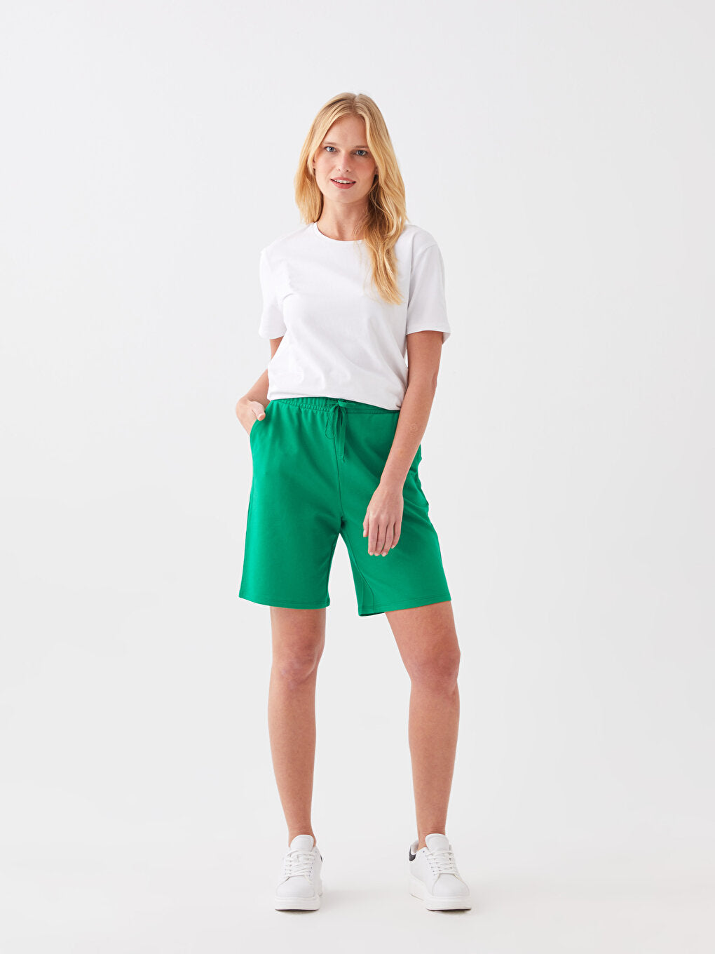 Women's Elastic Waist Straight Shorts