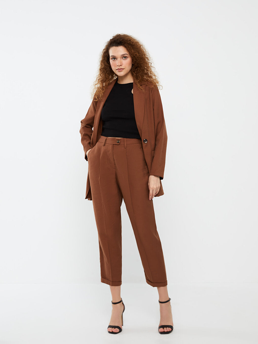 Women's Carrot Cut Straight Trousers