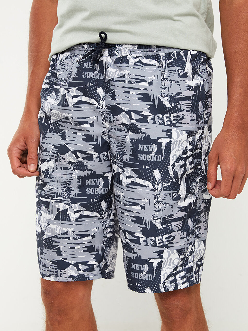 Knee-Length Patterned Men's Swim Shorts