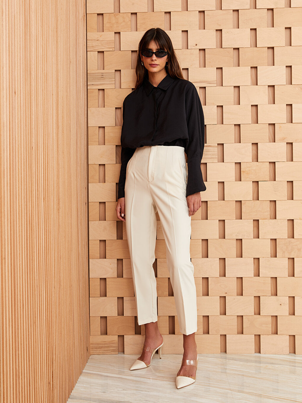 Women's Carrot Cut Straight Trousers