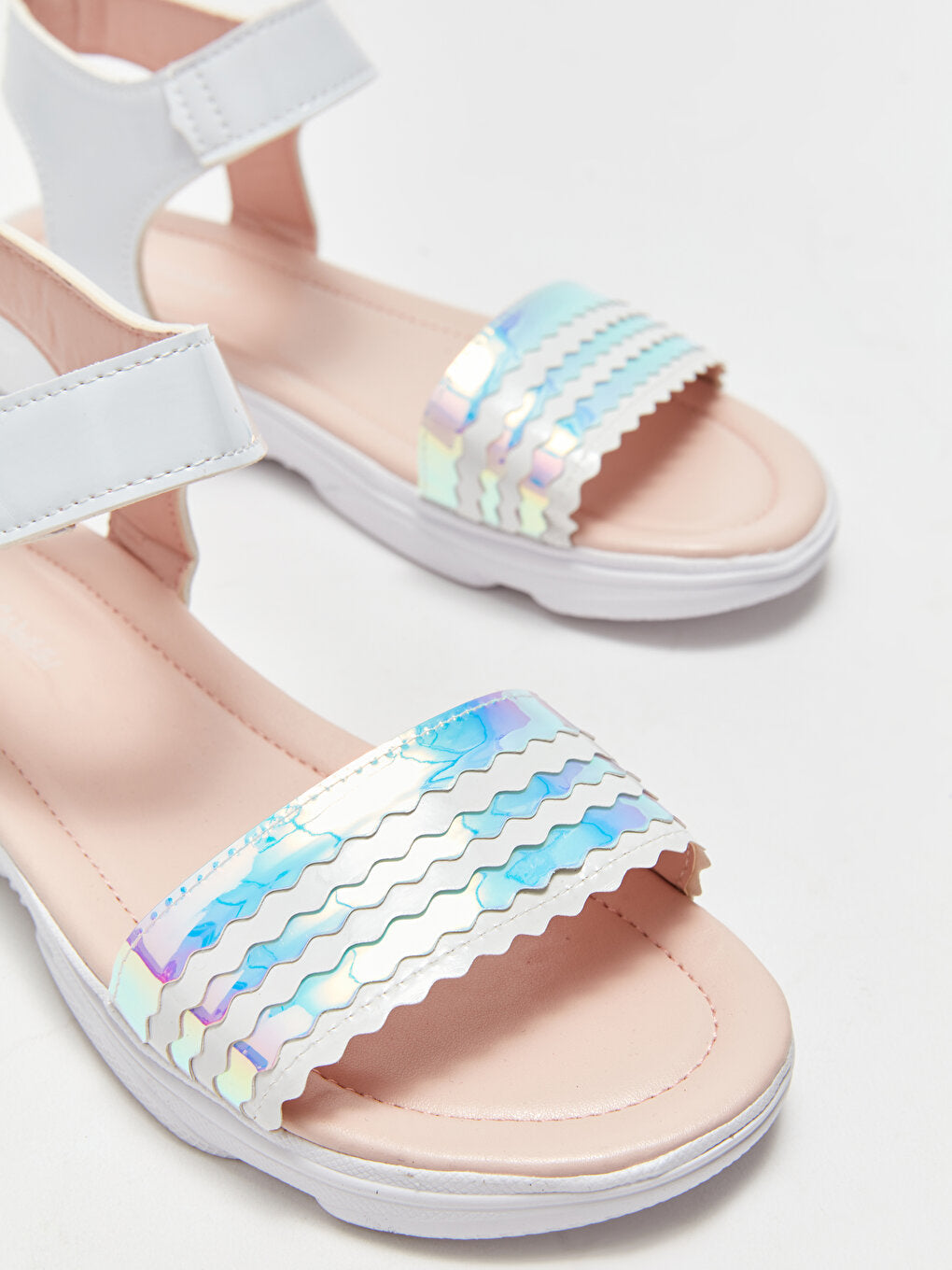 Patterned Single-Strap Girls' Sandals