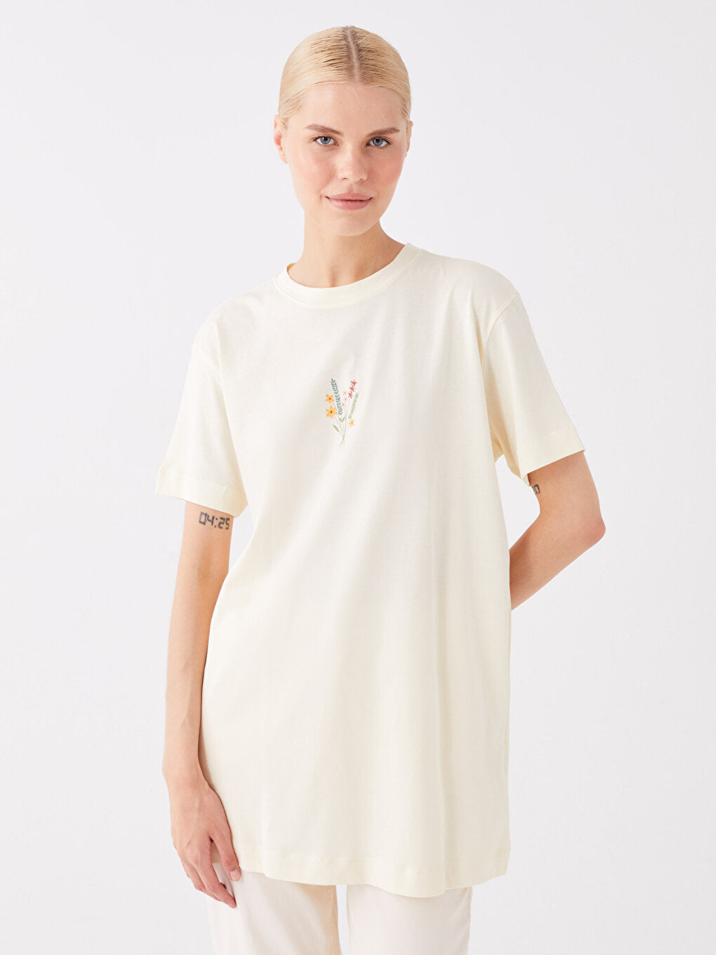 Crew Neck Embroidered Short Sleeve Women's Tunic